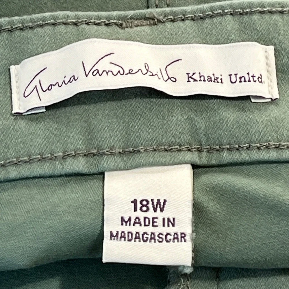 Gloria Vanderbilt Sadie Bermuda Shorts Womens 18W Sage Green Sateen Summer